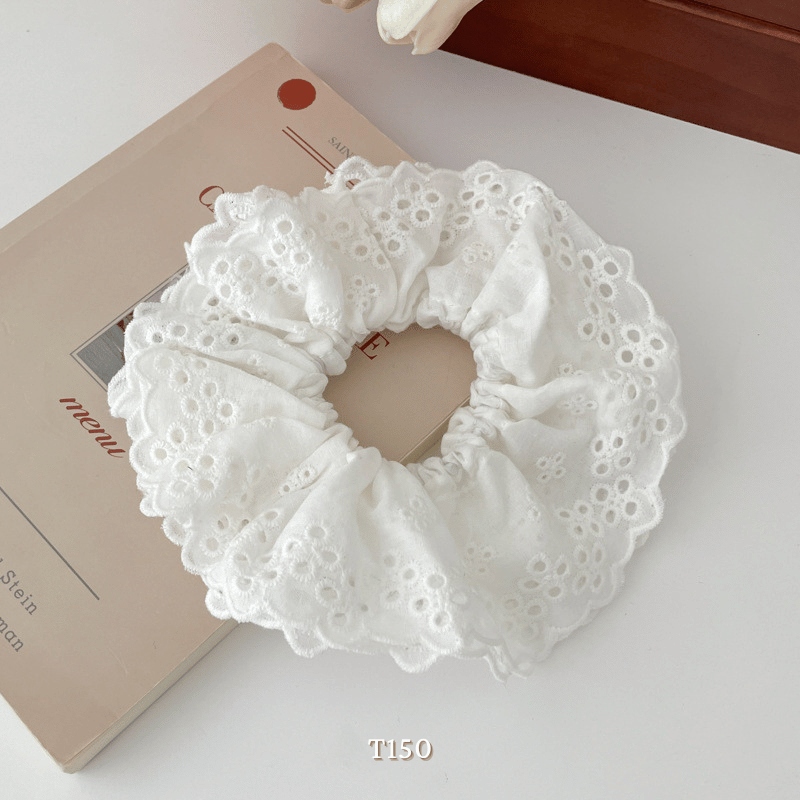 Buộc tóc Scrunchies hoa văn thêu nổi T150-1