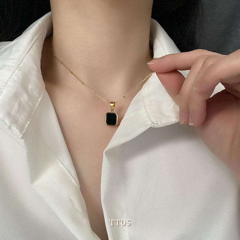 [KHÔNG ĐEN GỈ] Dây chuyền Titan mặt vuông trắng đen TT05