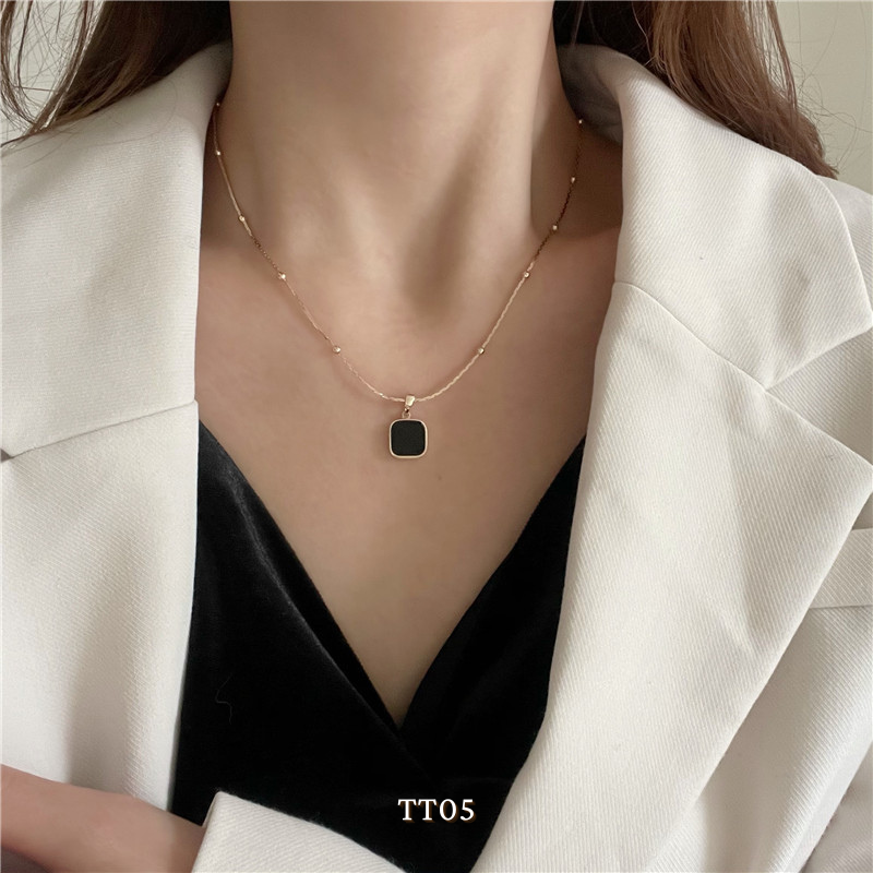 [KHÔNG ĐEN GỈ] Dây chuyền Titan mặt vuông trắng đen TT05