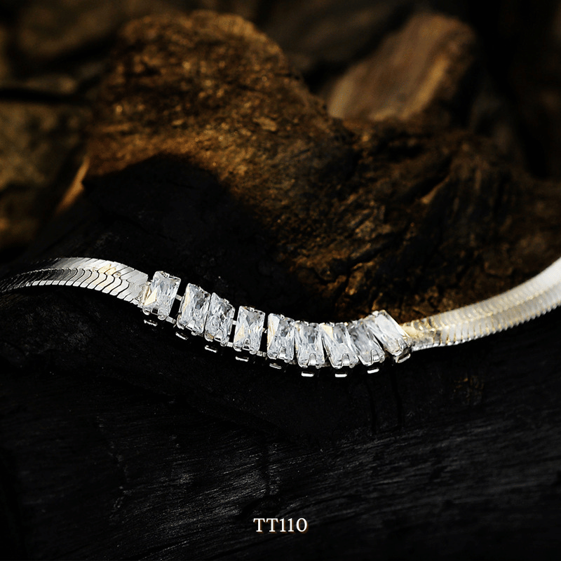 Vòng tay Thép Titan đính đá dạng bảng to TT110