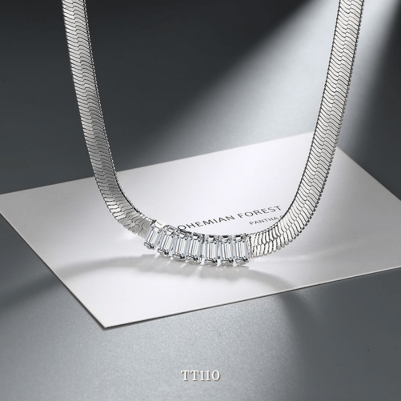 Vòng tay Thép Titan đính đá dạng bảng to TT110