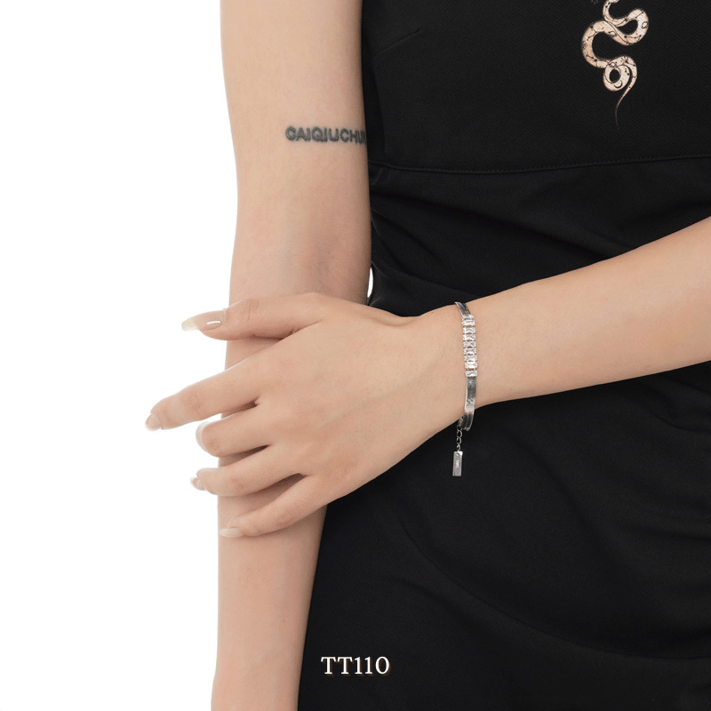 Vòng tay Thép Titan đính đá dạng bảng to TT110