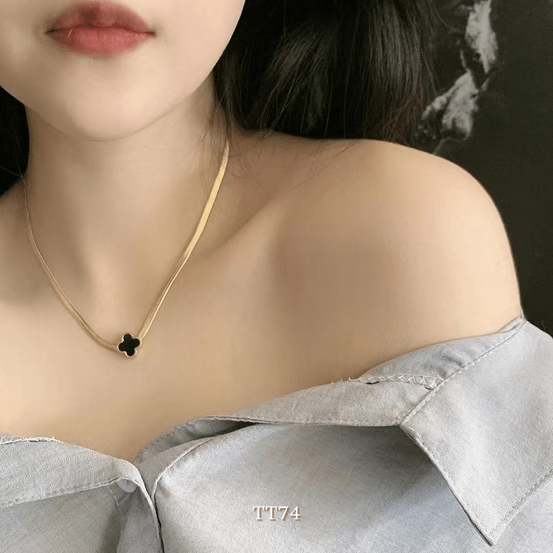 [KHÔNG ĐEN GỈ] Dây chuyền thép Titan mạ vàng thiết kế cỏ 4 lá mặt đen dây bảng to phụ kiện thời trang - TT74