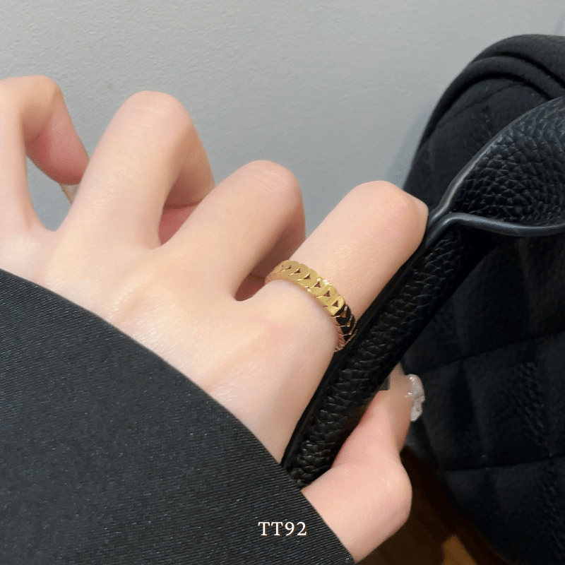 Nhẫn mạ vàng Titan TT92