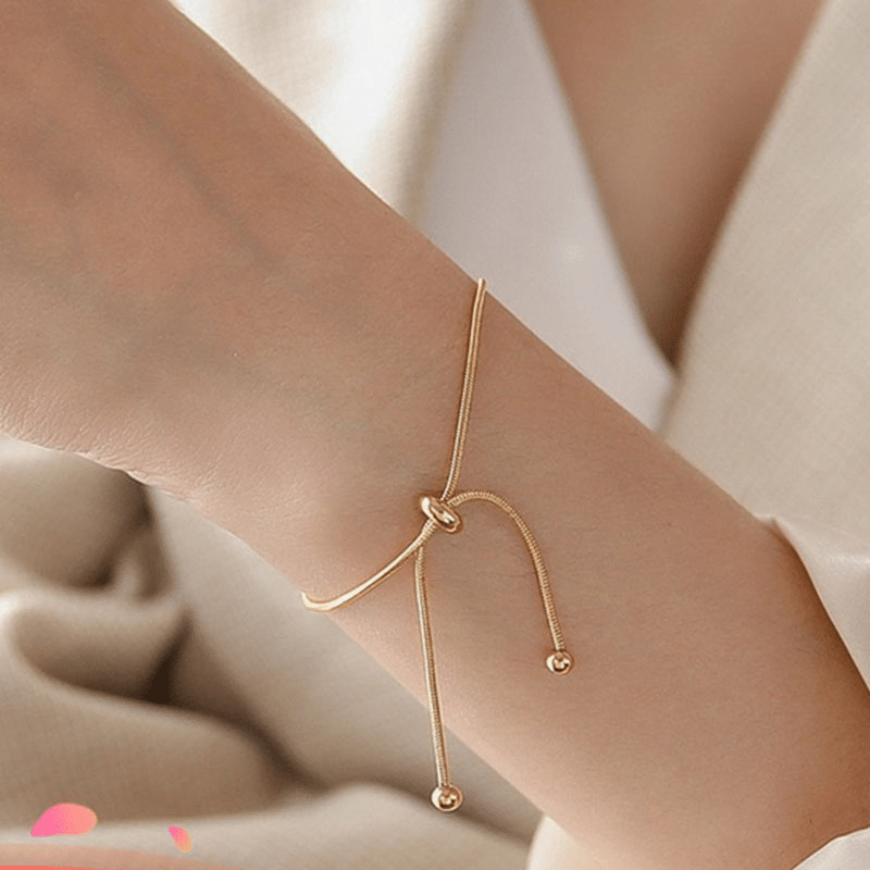 Lắc chân. Vòng tay TT96