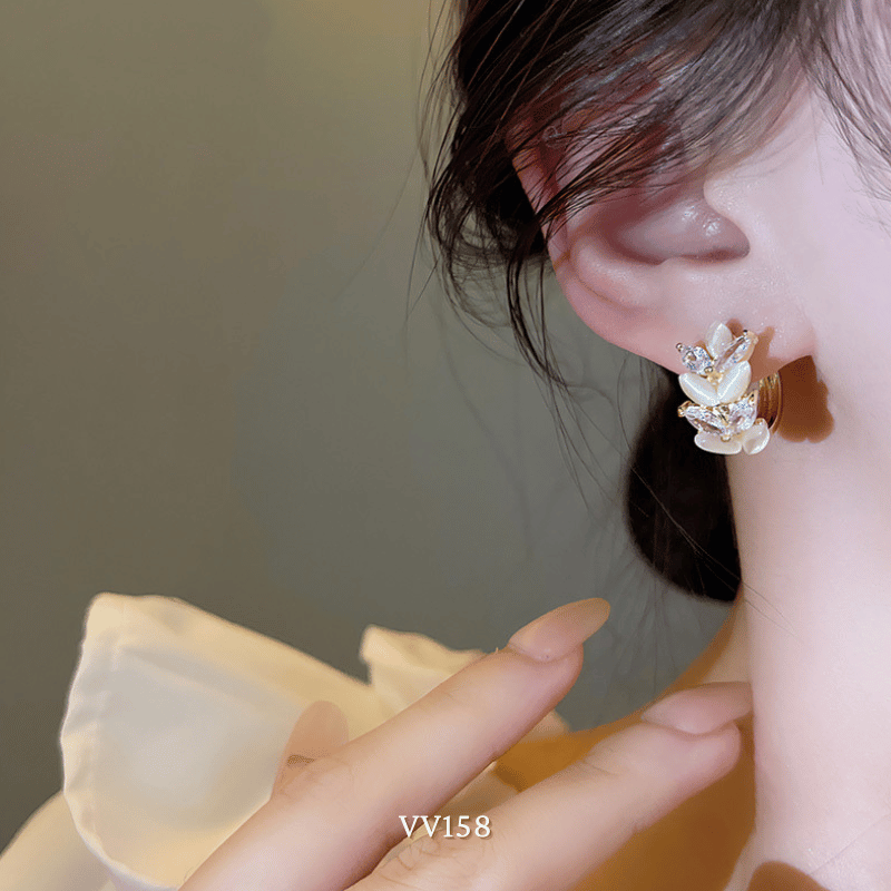 Bông tai khoen tròn mạ vàng hình lá Oliu đính đá cao cấp -  VV158