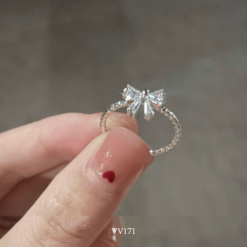 Nhẫn đính đá hình nơ VV172
