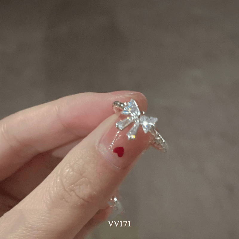 Nhẫn đính đá hình nơ VV172