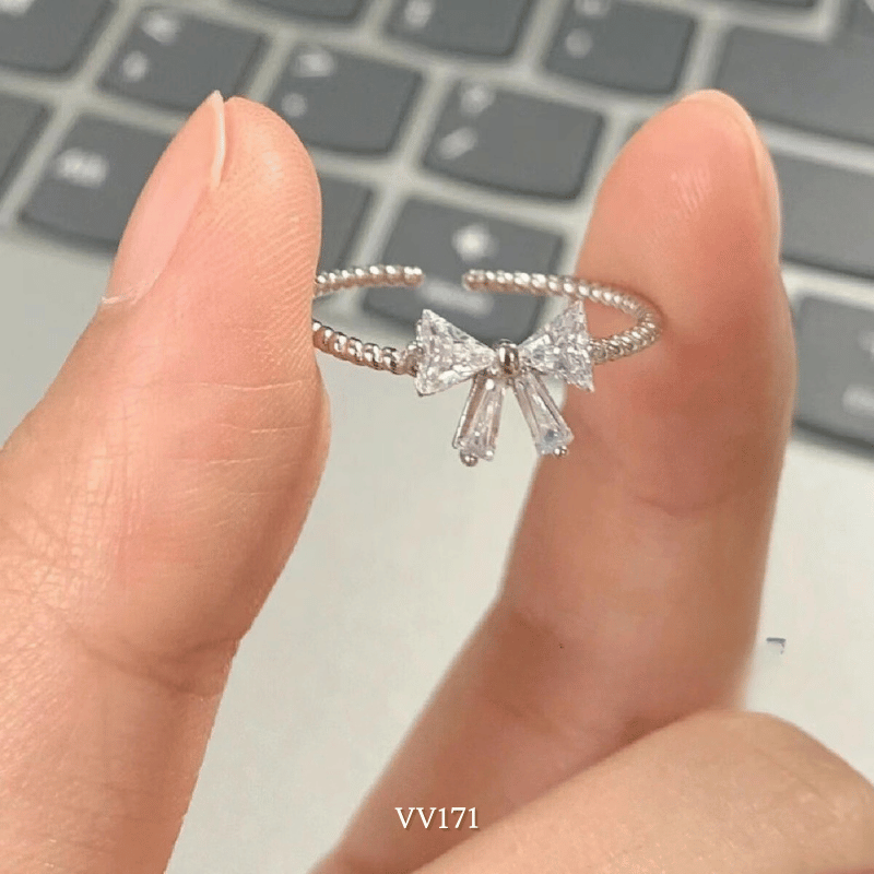 Nhẫn đính đá hình nơ VV172