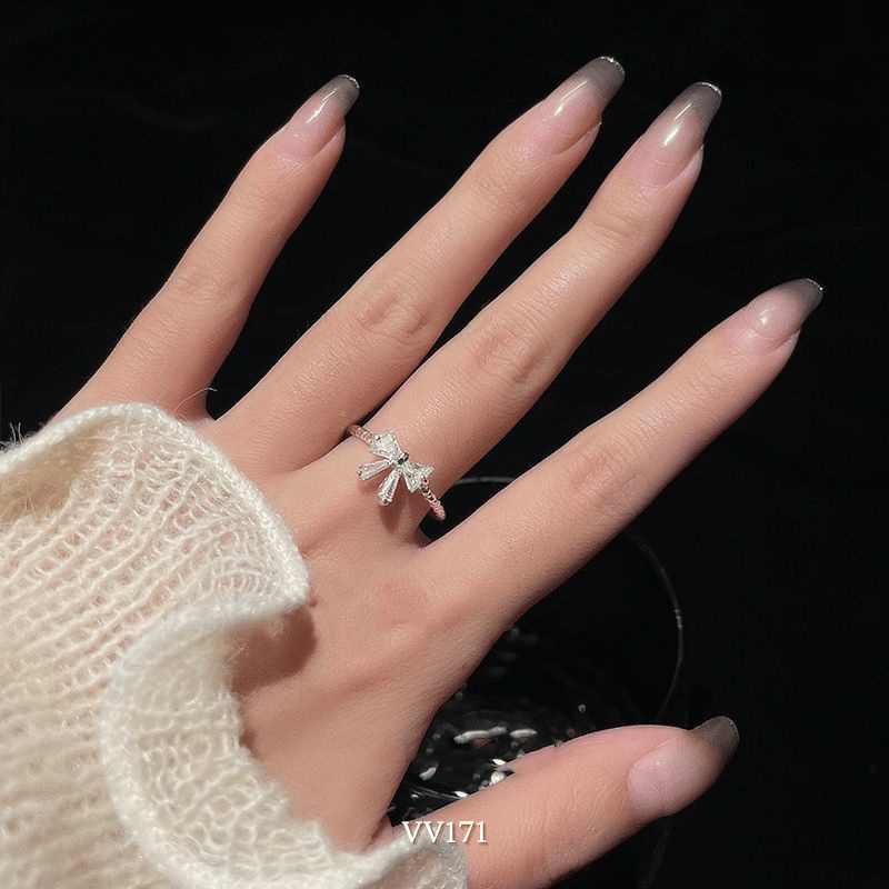 Nhẫn đính đá hình nơ VV172