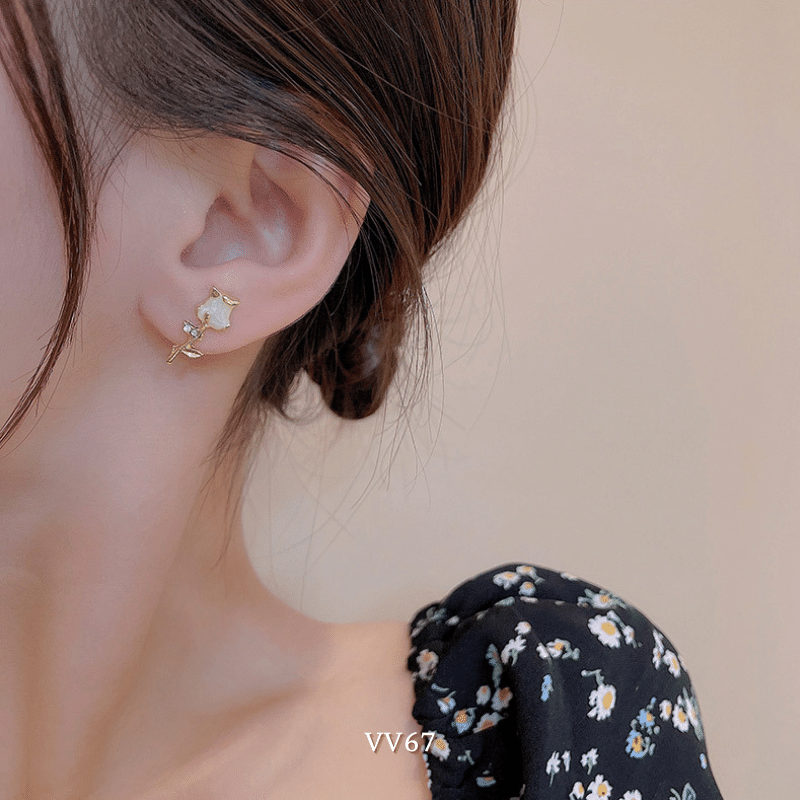 Bông tai hoa tim bất đối xứng thời trang cá tính dành cho nữ VV67