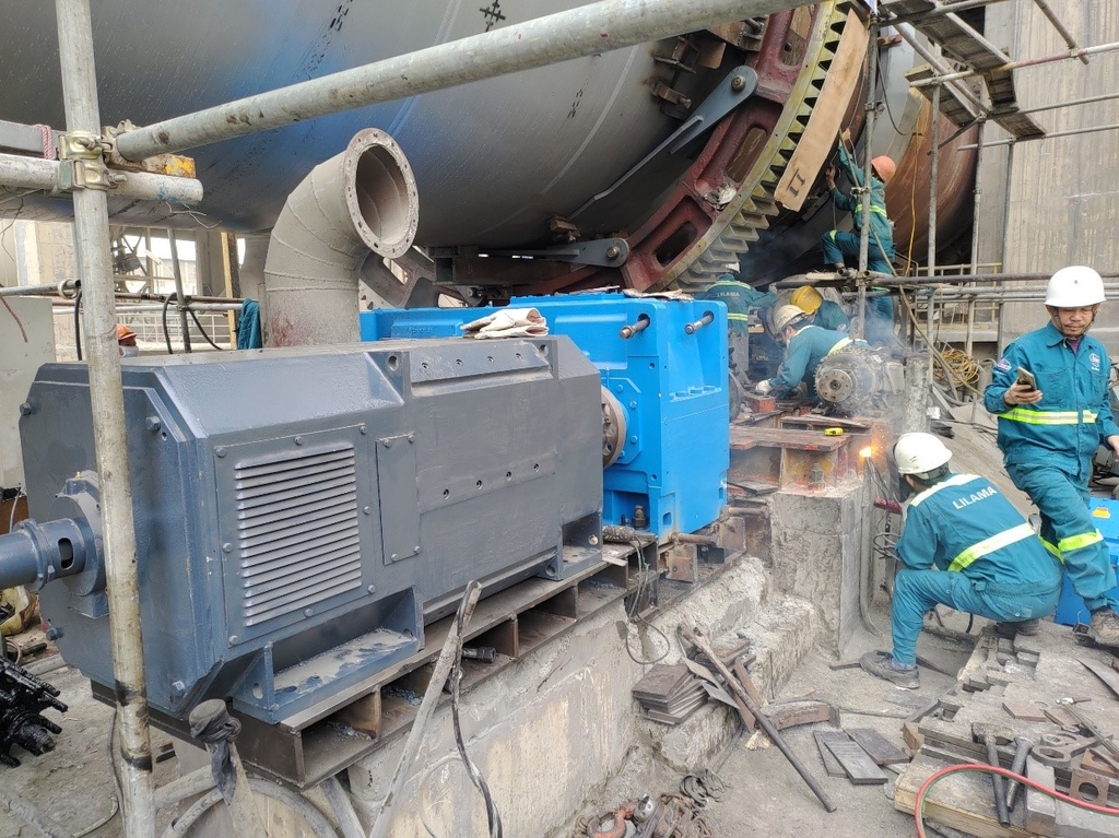  Cung cấp và thay thế bộ vành răng, bánh răng chủ động, hộp giảm tốc cho nhà máy xi măng La Hiên