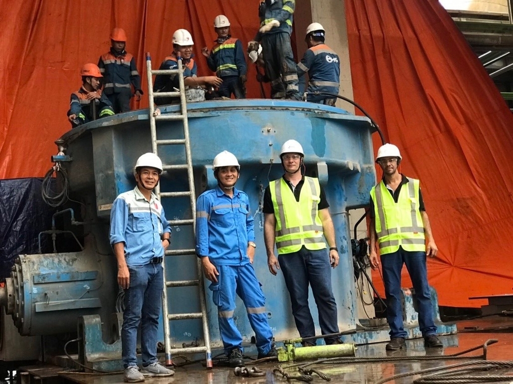  Đại tu hộp giảm tốc KMPS 526 cho Vicem Hà Tiên