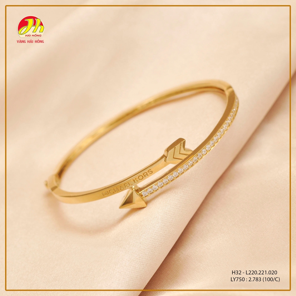 Năm 2024, Vàng Bạc Hải Hồng mang đến cho khách hàng bộ sưu tập lắc tay vàng nữ vô cùng đa dạng với các thiết kế từ cổ điển đến hiện đại, vừa đáp ứng nhu cầu sử dụng lại vừa làm tôn lên vẻ đẹp sang trọng, quý phái của người đeo.