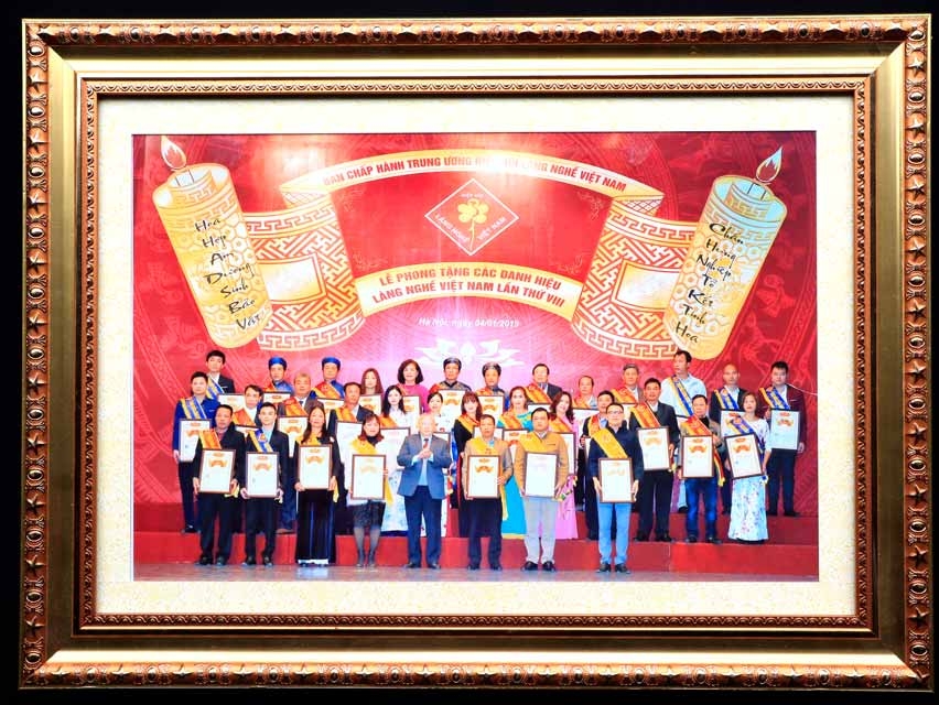 DAO BẦU LỌC 16 thép nhíp xe cán gỗ cẩm / HTX DAO PHÚC SEN