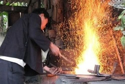 Dao thái sắc bén - Thép nhíp ô tô - Cán gỗ tự nhiên khâu inox - N02 | DAO VIP - HTX DAO PHÚC SEN