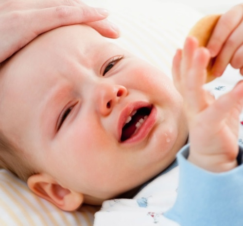 Dấu hiệu nhận biết trẻ sốt do virut