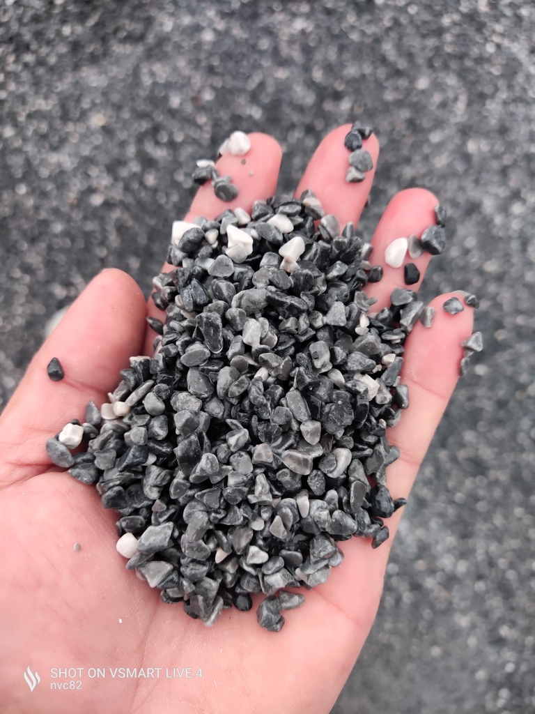 DARK GRAY EPOXY PEBBLES