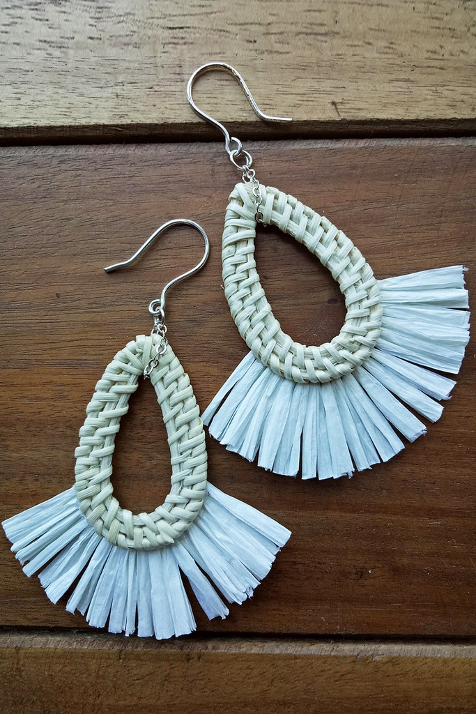 Bông tai Tear Drop Feather Rattan Silver Earings/ White