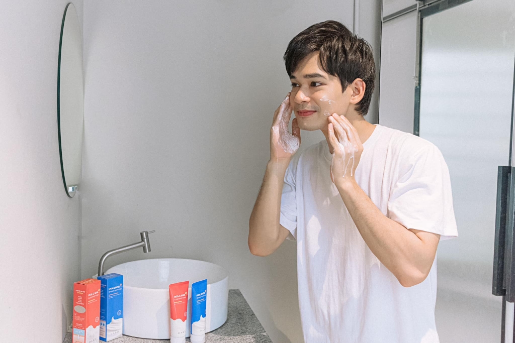 Sáng dậy rửa mặt làm điều này trong 30 giây, cả đời sẽ không sợ mụn đầu đen