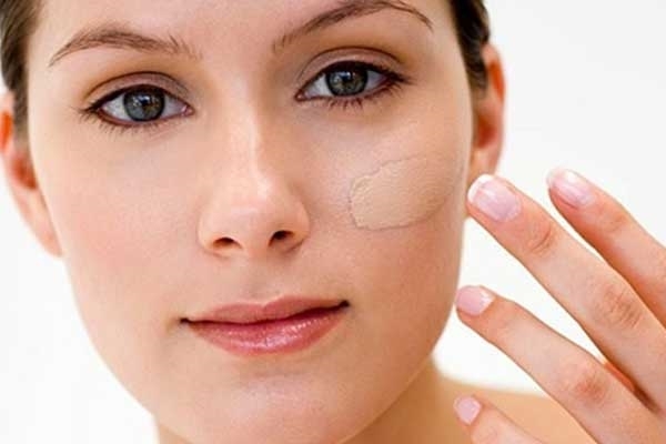 Cách đánh kem nền cho các cô nàng da dầu