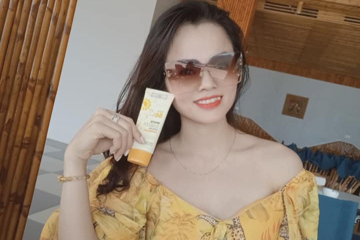 Review kem chống nắng nâng tone da che khuyết điểm tốt nhất 2022