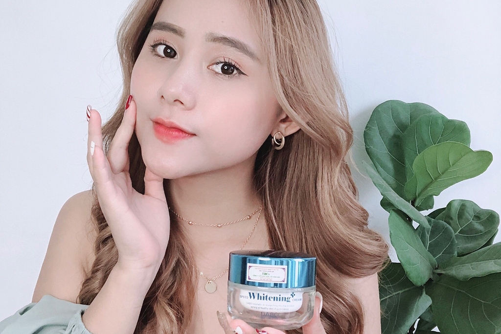 Hot Girl Thúy Hoàn Trần: Vô tình dưỡng trắng bằng Dabo anh lại yêu♥️♥️♥️