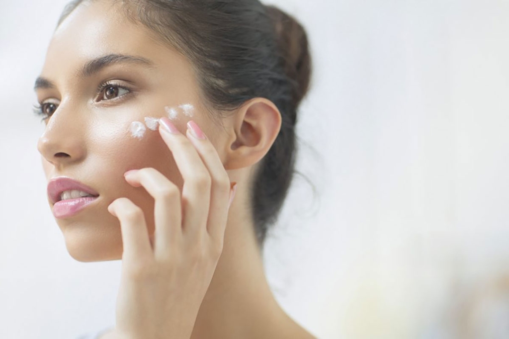 Mách bạn cách chọn mỹ phẩm cho da nhạy cảm