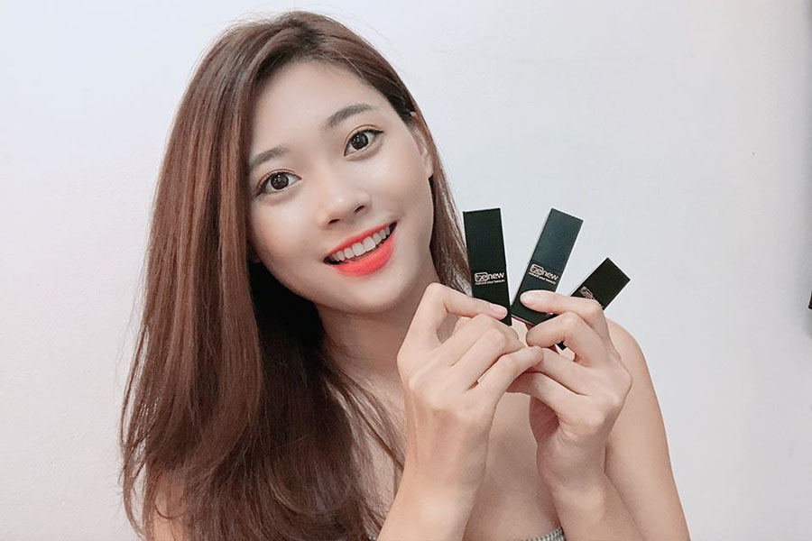Giữ môi mềm mịn ngày se lạnh với 5 cây son dưỡng nổi danh