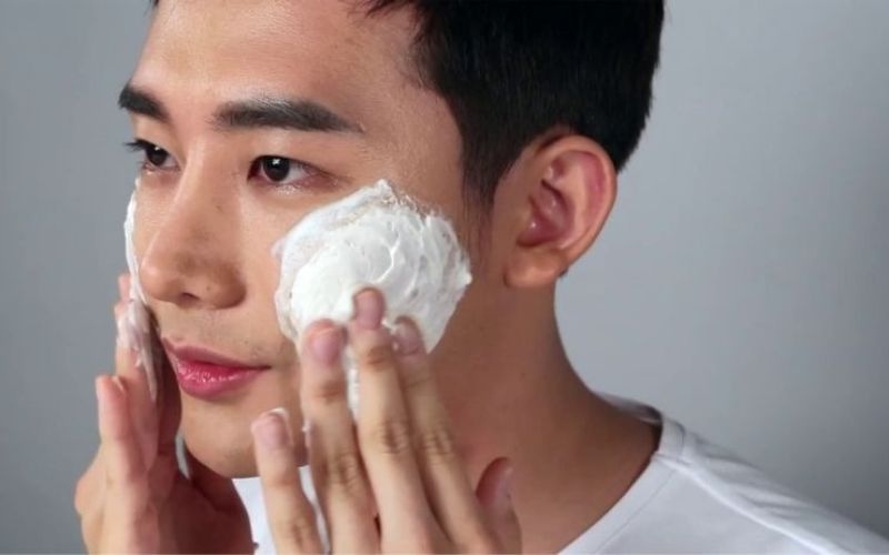 Top 6 Sữa rửa mặt cho nam da nhờn và mụn cực đỉnh với giá chỉ từ 100k