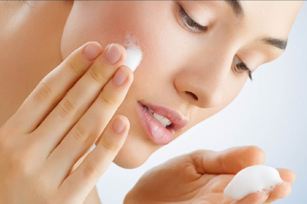 Top 10 Loại Sữa Rửa Mặt Trị Mụn Tốt Nhất Đang Được Yêu Thích