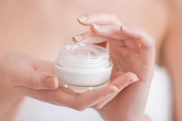 Có cần thiết sử dụng kem dưỡng sau khi dùng serum?