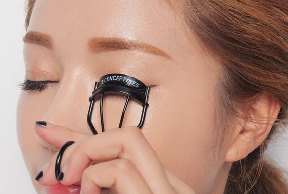 5 bước trang điểm mắt đẹp chuẩn sao Hàn