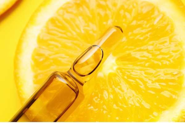 Những Điều Nên Biết Về Vitamin C Trong Mỹ Phẩm?