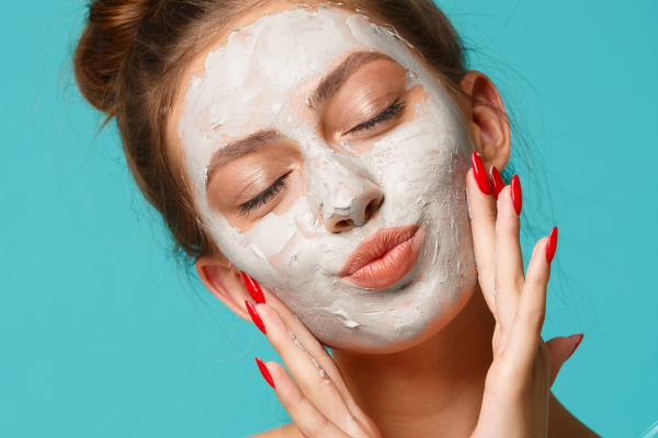 MẶT NẠ ĐẤT SÉT: CÔNG DỤNG TUYỆT VỜI CHO LÀN DA KHỎE ĐẸP