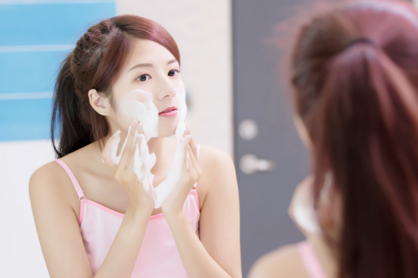 Vì Sao Da Vẫn Bít Tắc Dù Đã Làm Sạch Kỹ?