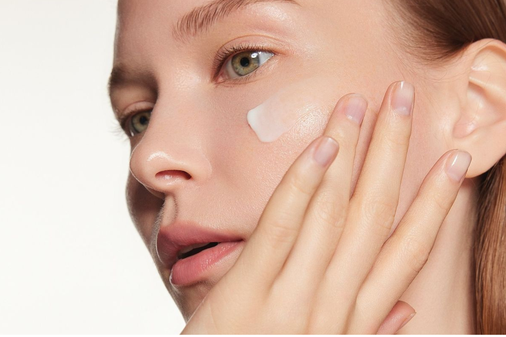 Skincare Buổi Sáng Tối Giản: 3 Bước Có Đủ Cho Một Làn Da Khỏe Không?