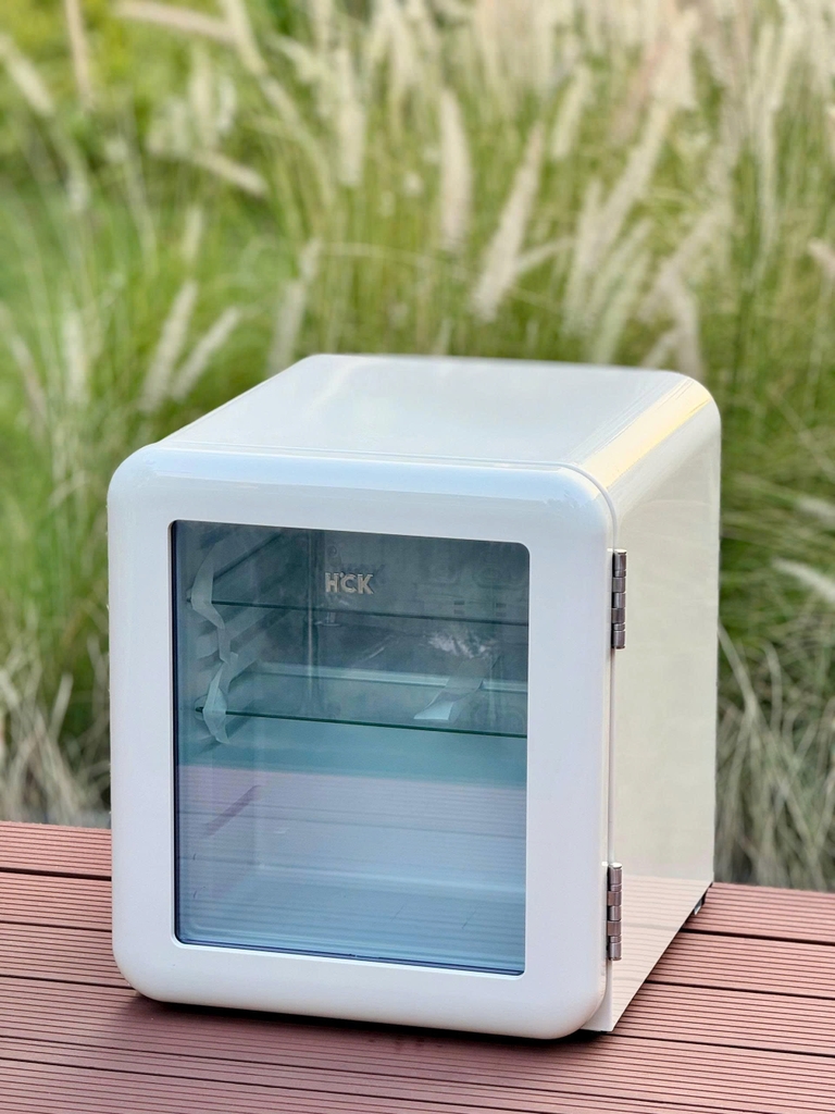 Tủ mỹ phẩm đồ uống HCK 48L SC-46R-S mini retro màu kem mặt kính