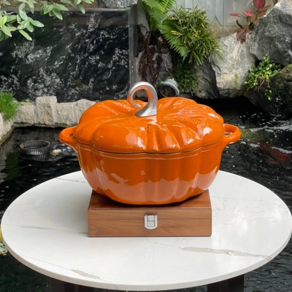 Nồi gang bí ngô Happiness 25cm  3.7L màu cam