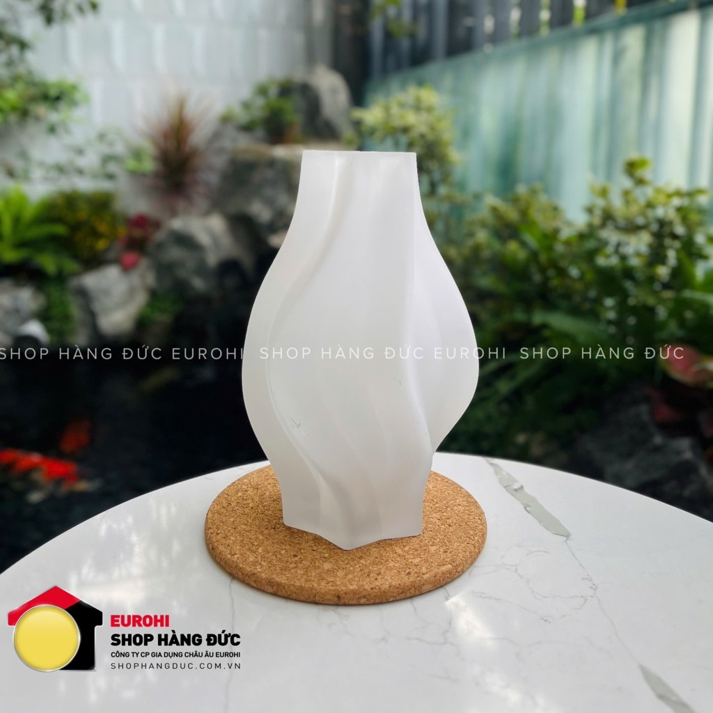 Bình hoa thuỷ tinh lượn sóng decor màu trắng