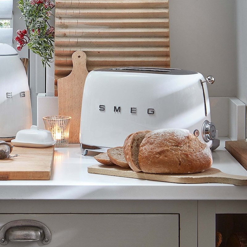 Máy nướng bánh mỳ Smeg TSF01WHMEU màu trắng nhám