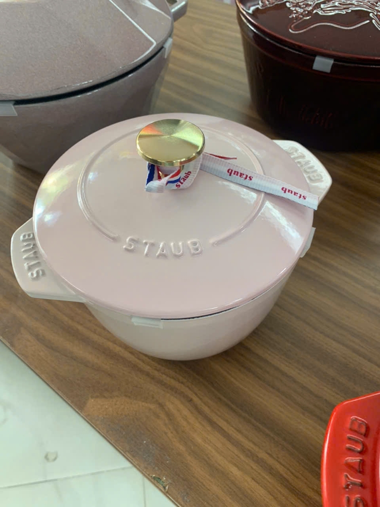 Nồi gang Staub Cocotte Chistera 16cm 1.74L màu hồng (117216131)
