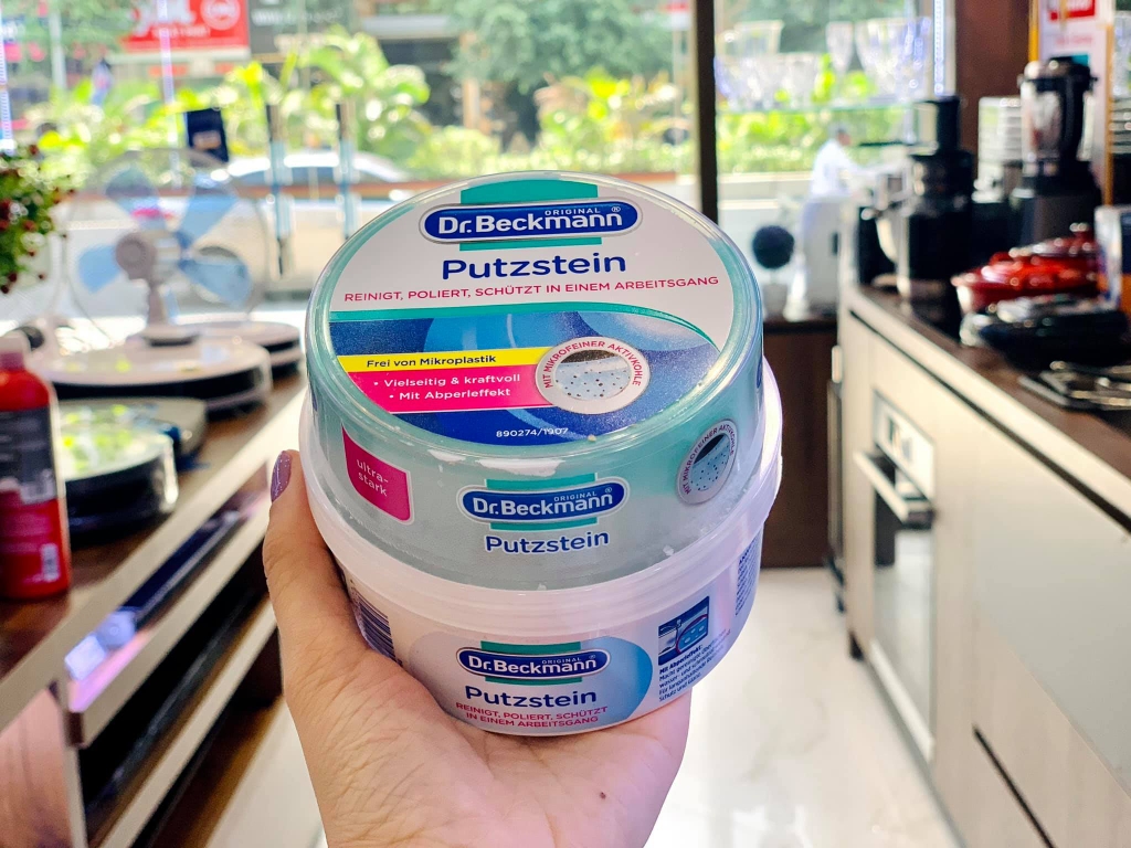 Bột tẩy đa năng kèm miếng bọt biển DR. Beckmann PUTZSTEIN 400G