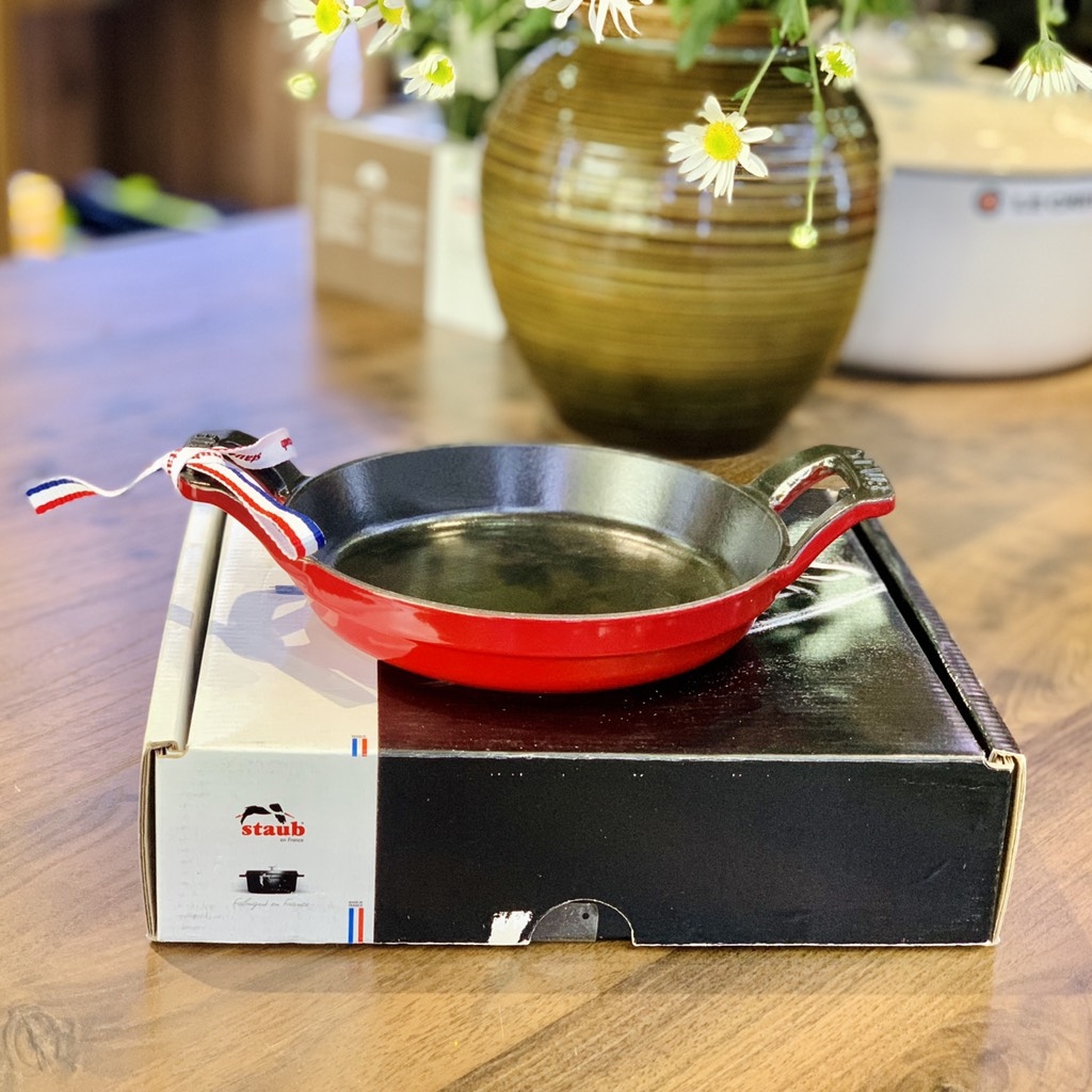 Chảo gang mini Staub 16cm màu đỏ 1301606