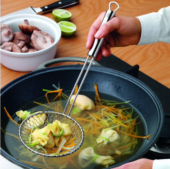 Muôi thủng WMF Profi Plus Wok Mesh Strainer 1873576030