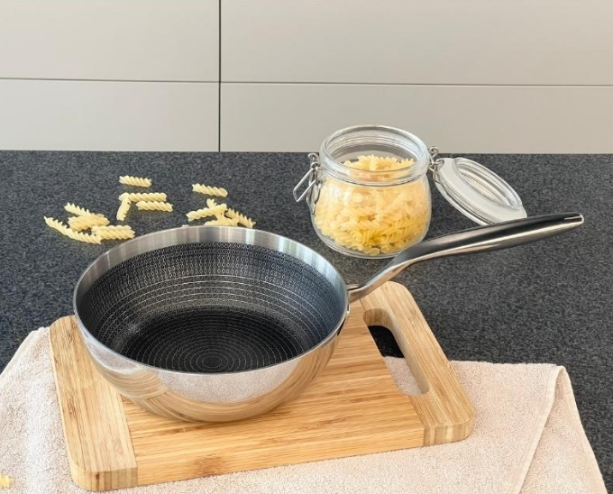 Chảo inox chống dính hoa văn nổi Kaiyo Tri-Ply sâu lòng 20cm