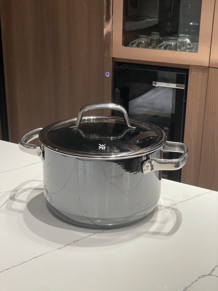 Nồi WMF Fusiontec 20cm 3,7L màu đen (cao)