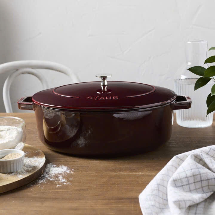 Nồi gang Staub Oval Grenadine 31cm 5.6L màu đỏ mận (1029913)