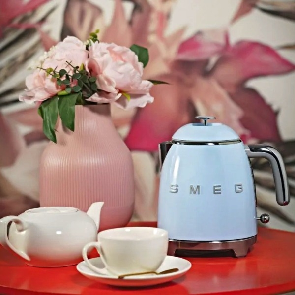 Ấm siêu tốc Smeg KLF05PBEU 0,8L màu xanh blue