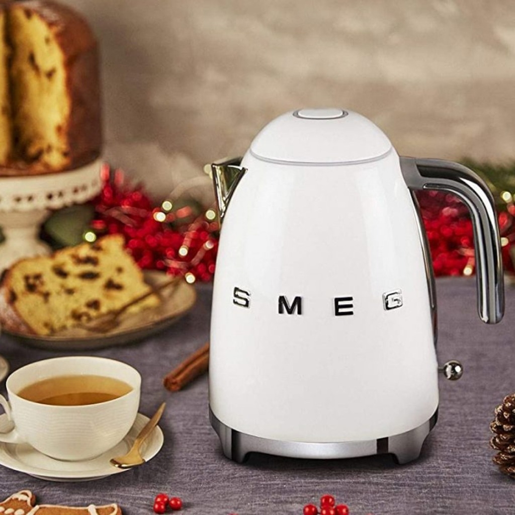 Ấm siêu tốc Smeg KLF03WHMEU màu trắng nhám